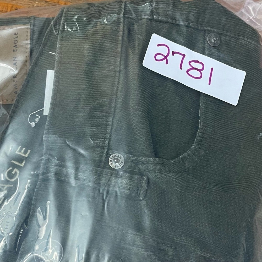 American Eagle Outfitters Corduroy Pants Womens Sz 4 Regular Green 90s Straight - Picture 12 of 12